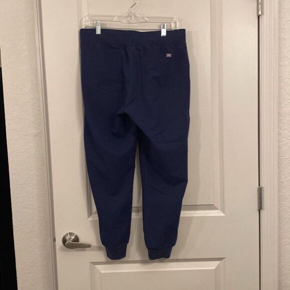 Figs scrubs, jogger, pants, size medium - Picture 2 of 6